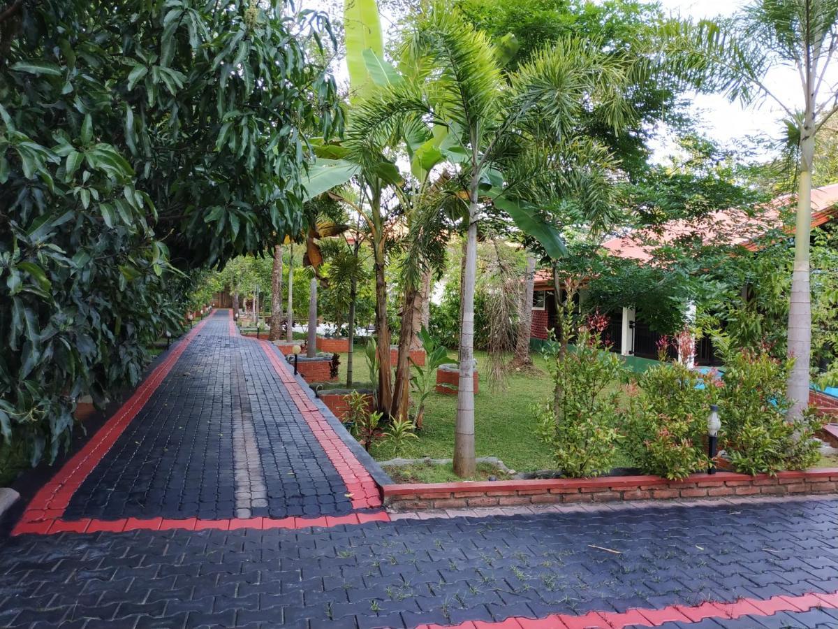 Sigiriya Cashew Palace Resort Daganapothaha Eksteriør bilde